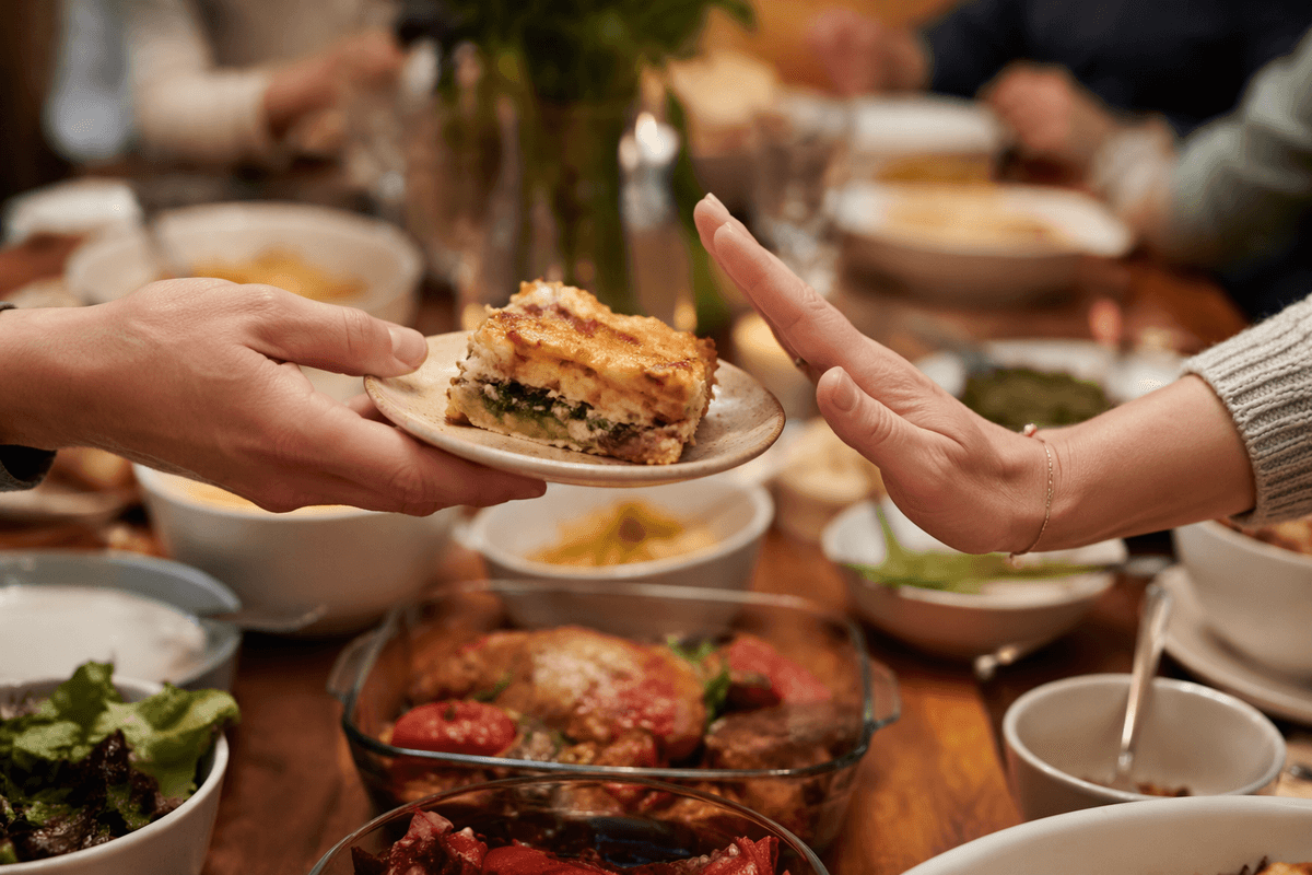 Handling food pushers without creating social tension